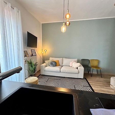 Design Home At Garda Lake Дезенцано-дель-Гарда Екстер'єр фото