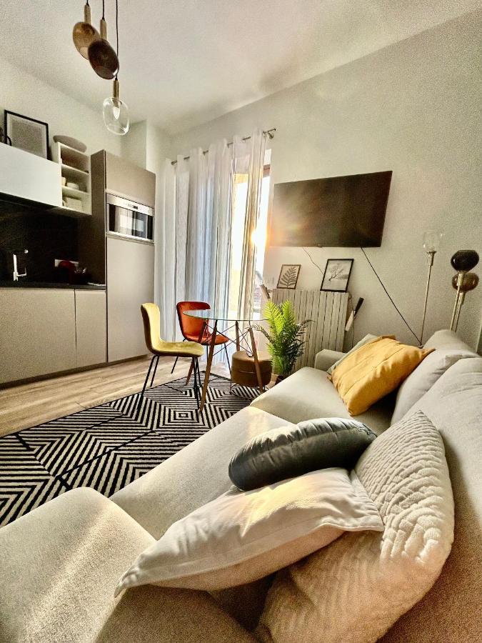 Design Home At Garda Lake Дезенцано-дель-Гарда Екстер'єр фото