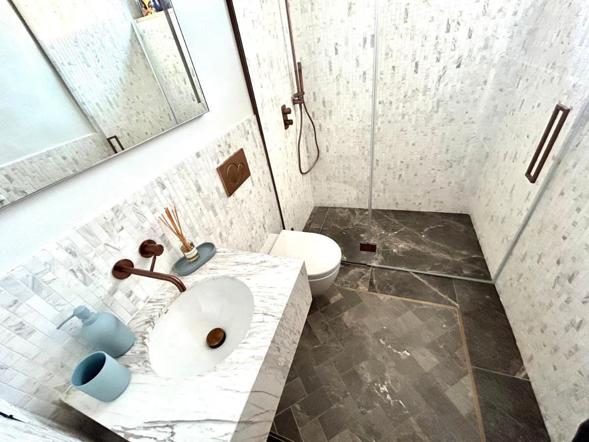 Design Home At Garda Lake Дезенцано-дель-Гарда Екстер'єр фото