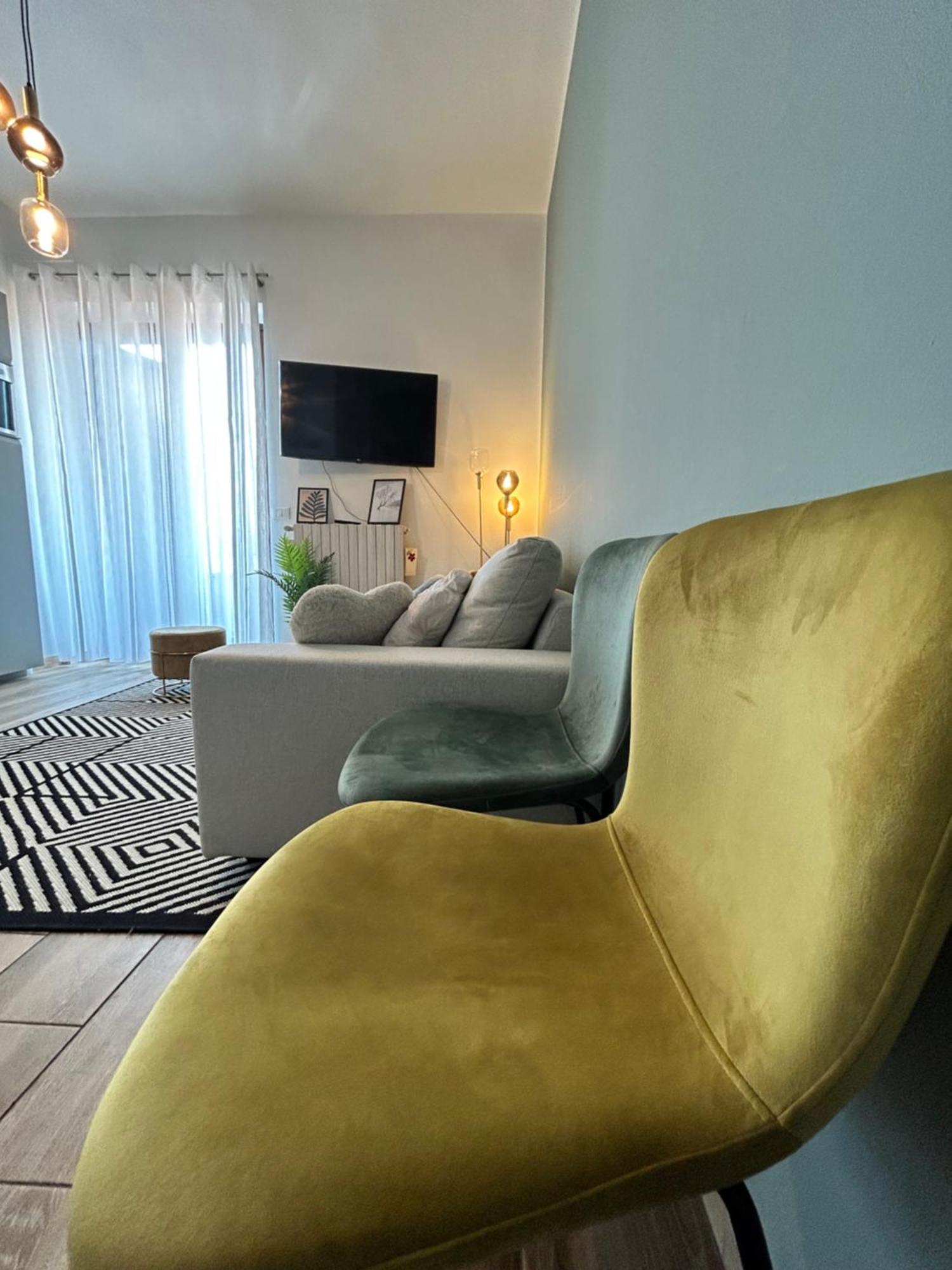 Design Home At Garda Lake Дезенцано-дель-Гарда Екстер'єр фото
