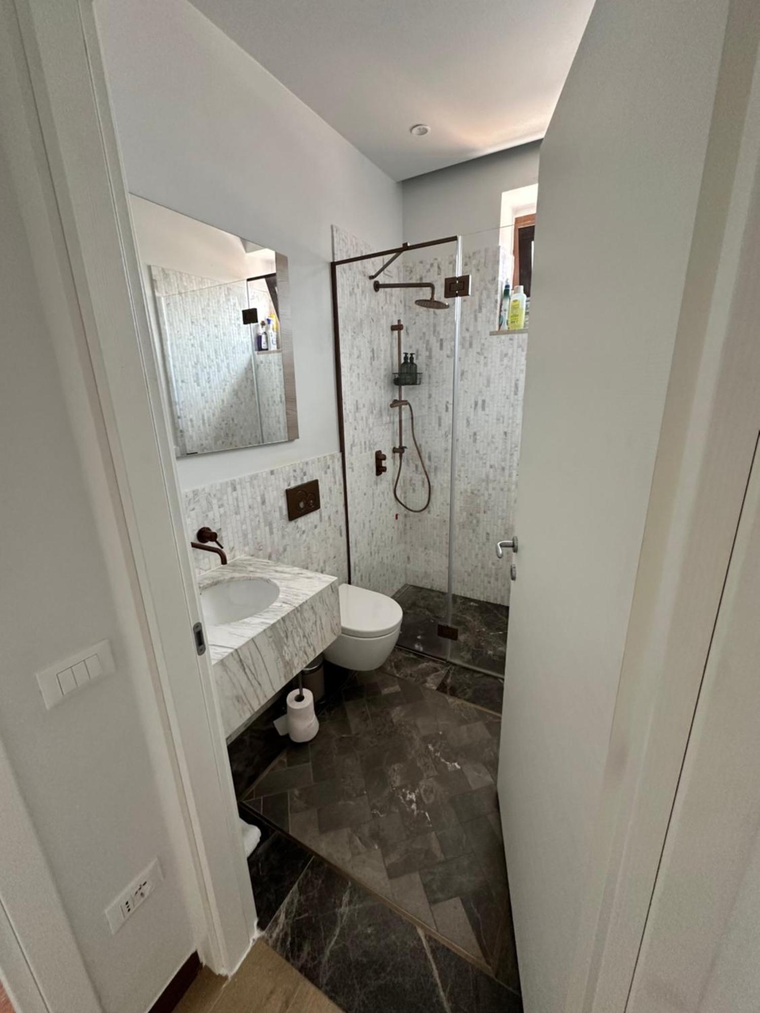 Design Home At Garda Lake Дезенцано-дель-Гарда Екстер'єр фото