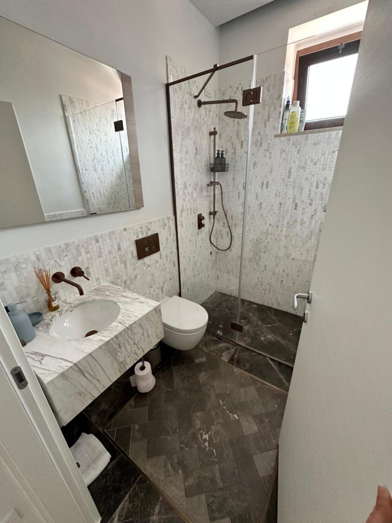 Design Home At Garda Lake Дезенцано-дель-Гарда Екстер'єр фото
